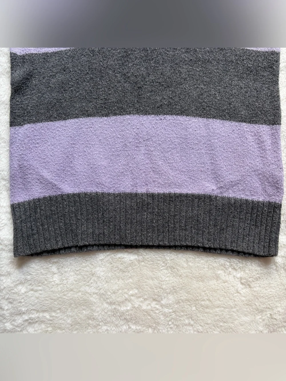 Old Navy Women’s V-Neck Sweater - Gray Purple Striped Long Sleeve, Size Small